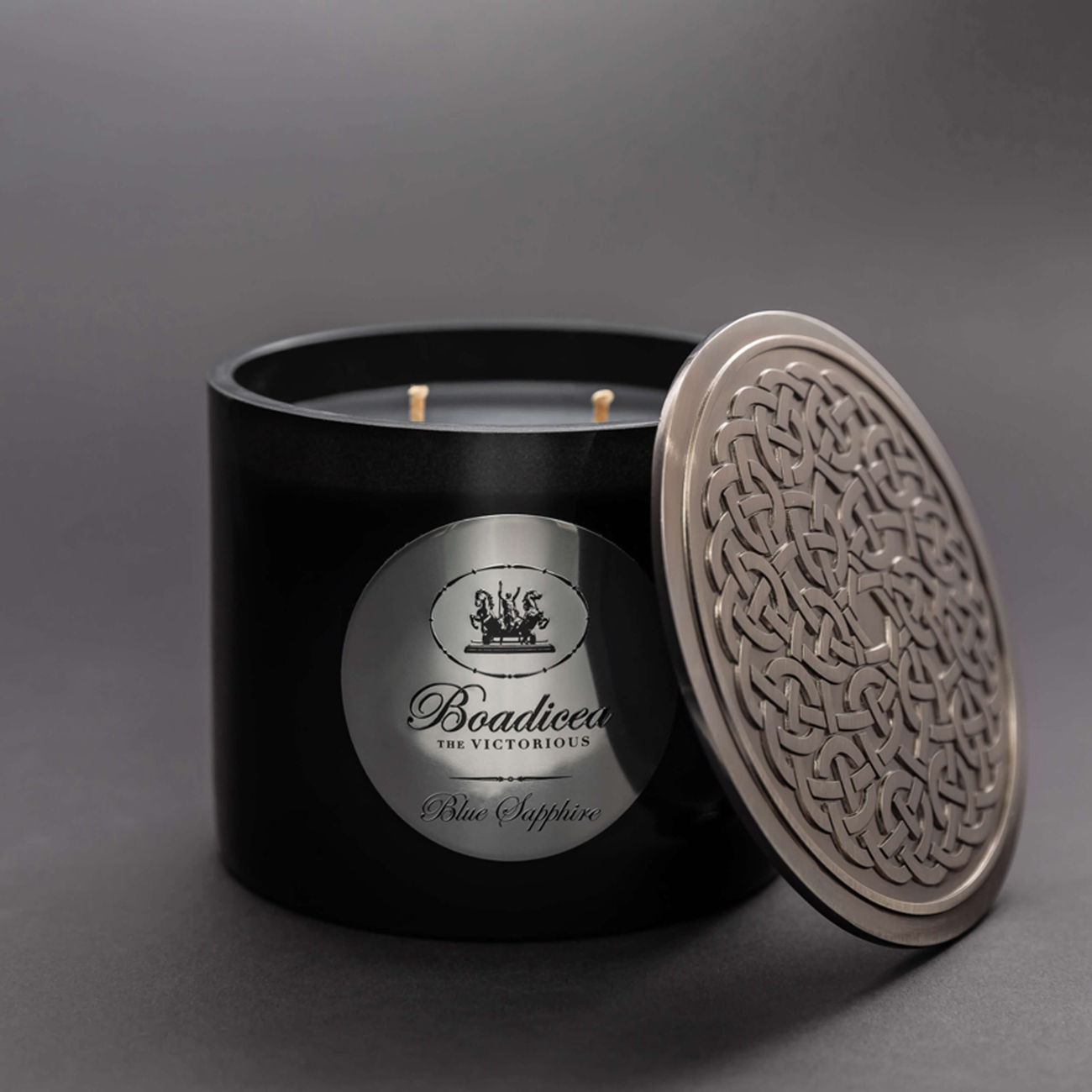 Boadicea The Victorious Blue Sapphire Candle 400 gr