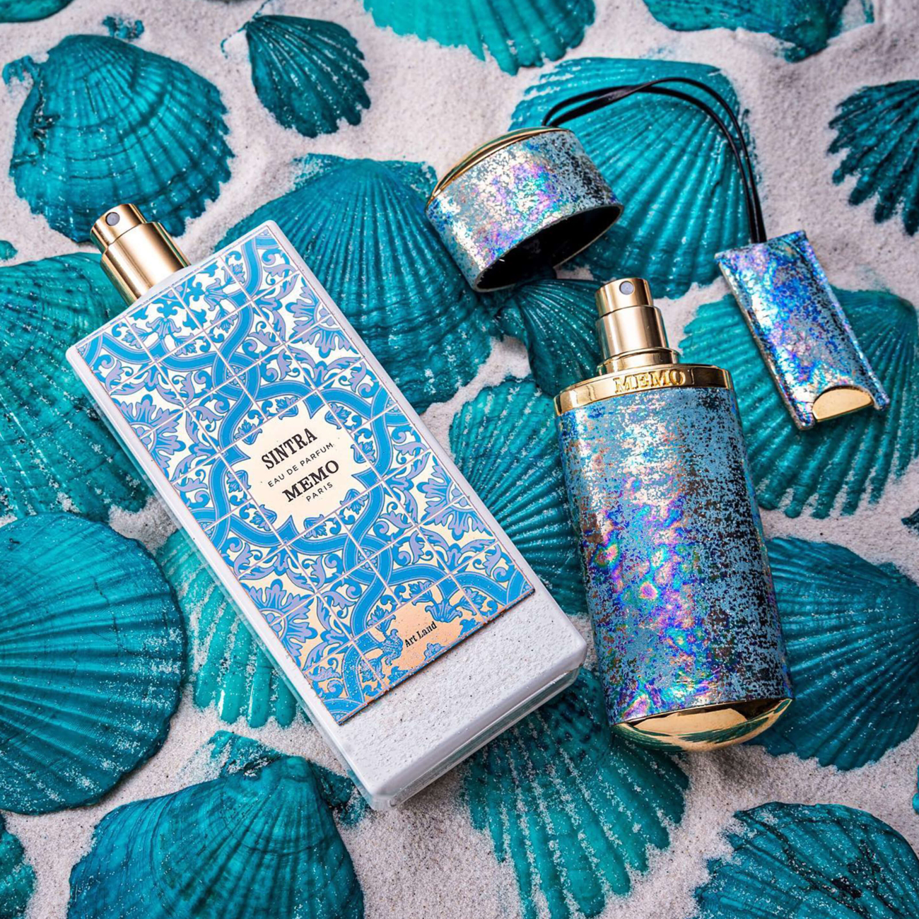 Memo Paris Blue Irridescent Travel Case