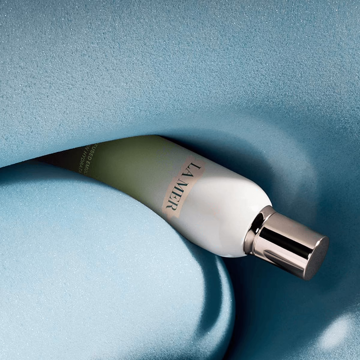 Hydrating Infused Emulsion by La Mer in Editorial